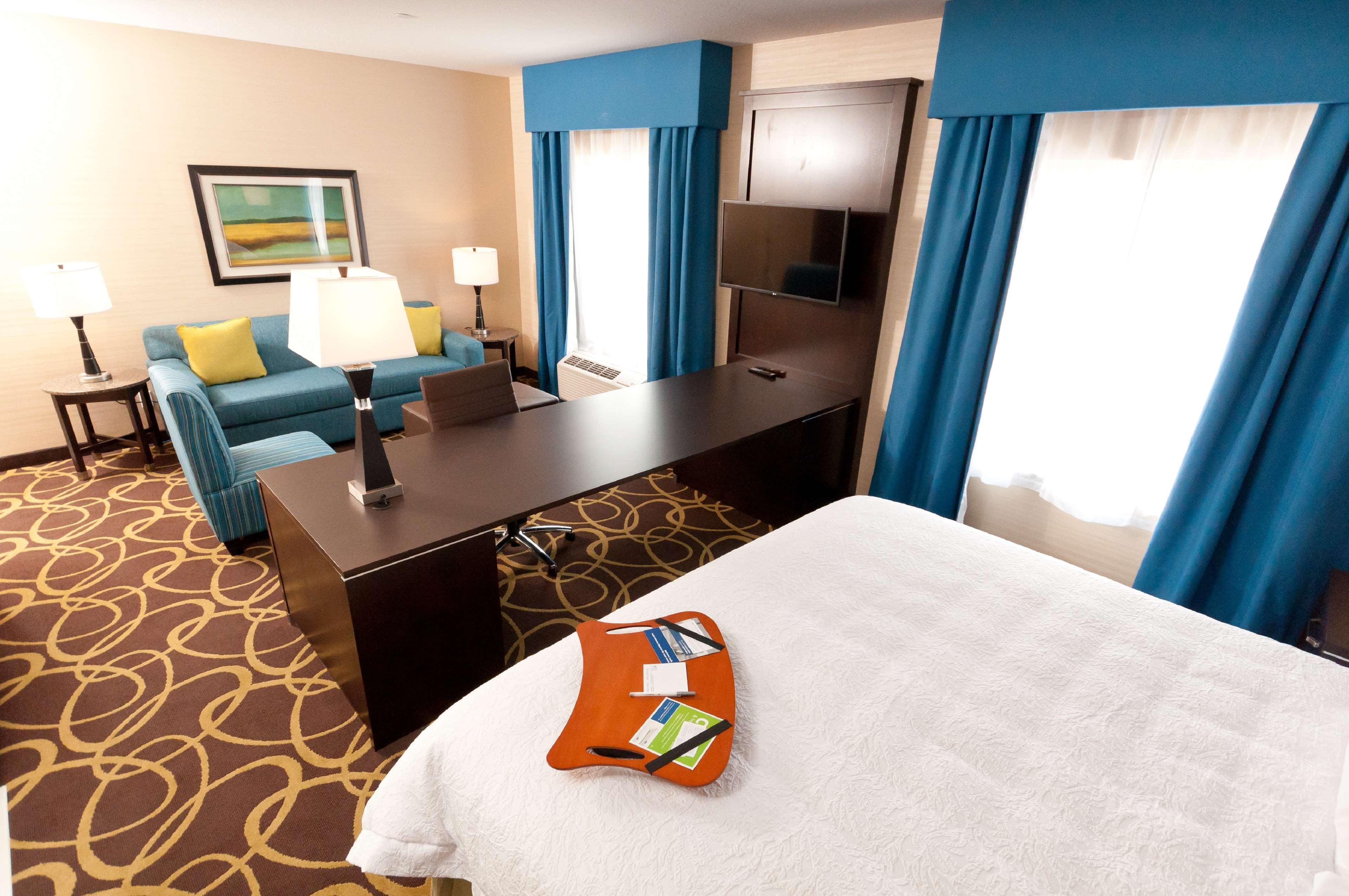 Hampton Inn & Suites East Gate Regina Zewnętrze zdjęcie