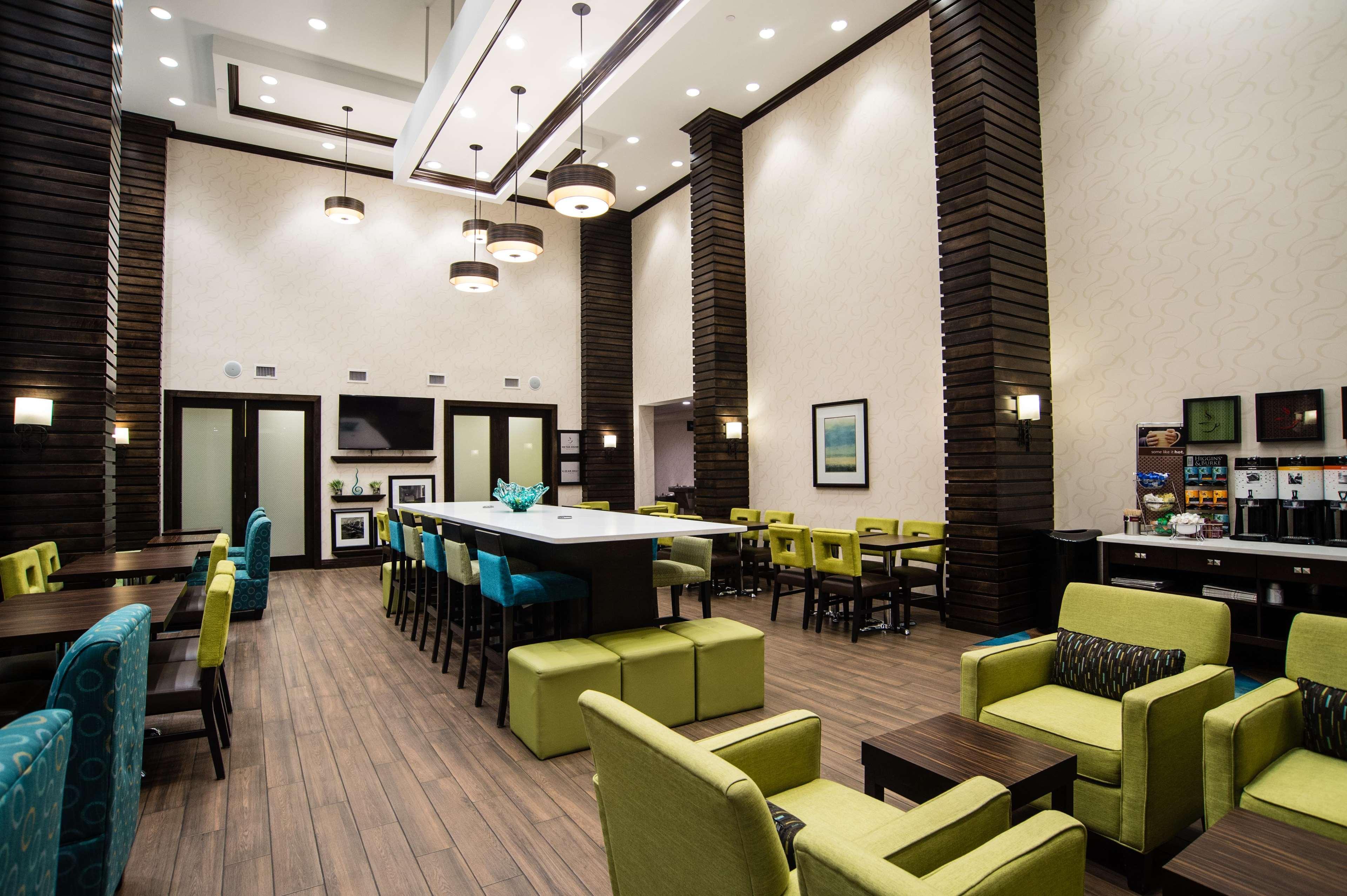 Hampton Inn & Suites East Gate Regina Zewnętrze zdjęcie
