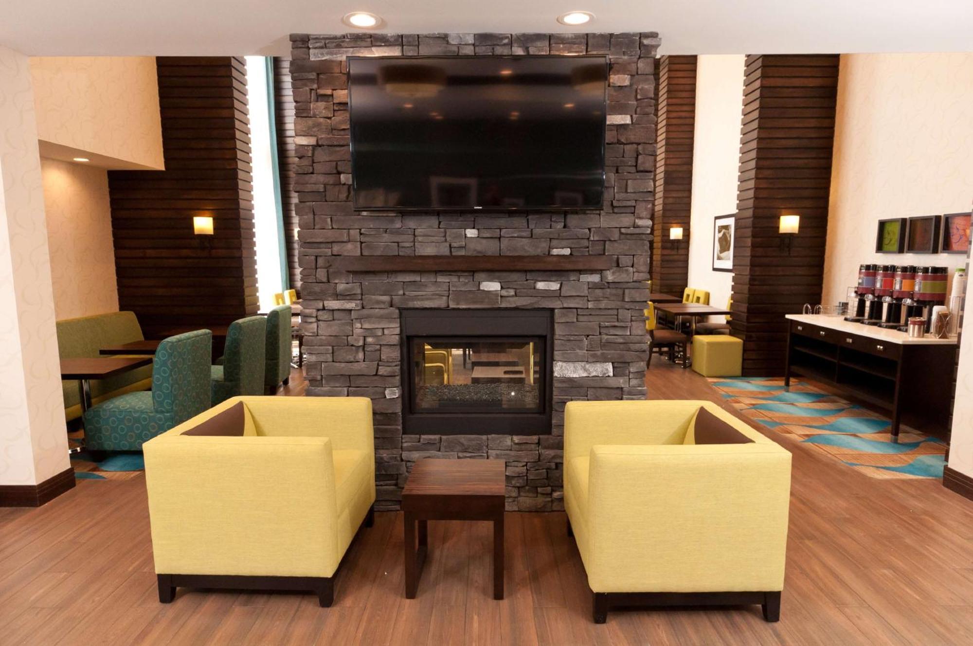 Hampton Inn & Suites East Gate Regina Zewnętrze zdjęcie