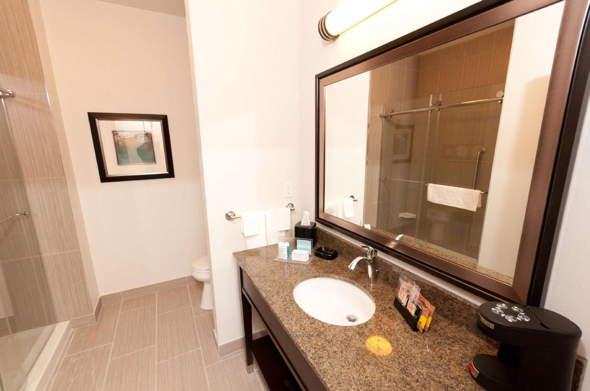 Hampton Inn & Suites East Gate Regina Zewnętrze zdjęcie